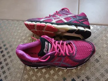 Tweedehands Asics Gel GT 2000 Running Shoes