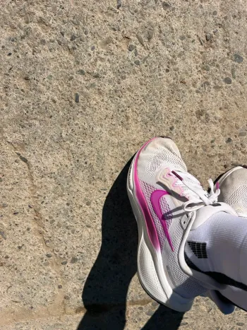 Used Nike Running Shoes bike — image 3 of 3
