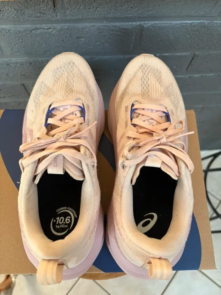 Gebrauchtes Asics Novablast 5 bike — Bild 3 von 5