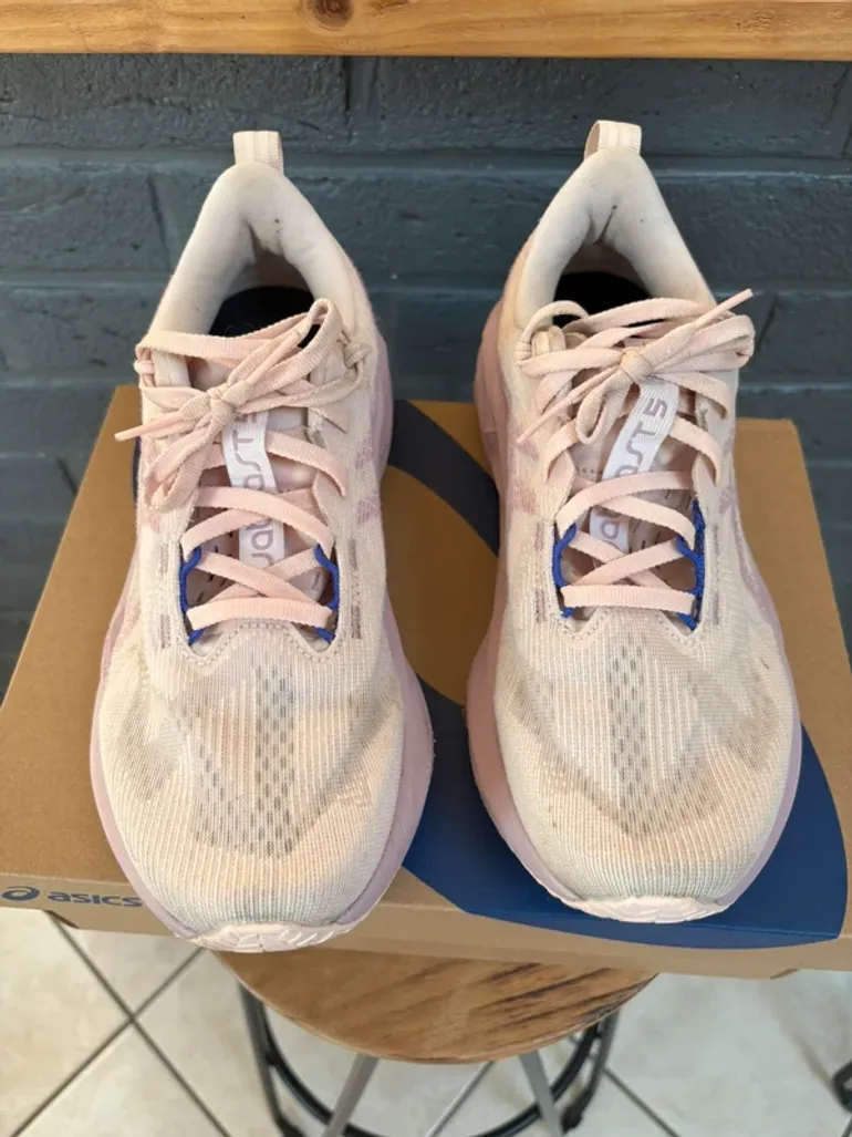 Gebrauchtes Asics Novablast 5 bike — Bild 2 von 5