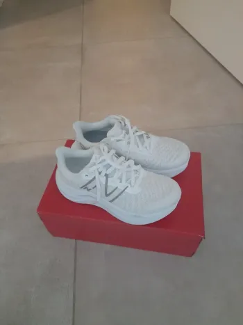 Używany New Balance Sneakers bike — zdjęcie 3 z 4