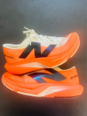 Brugt New Balance FuelCell Rebel Running Shoes