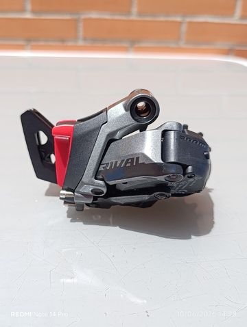 Sram Rival AXS eTap Rear Derailleur Drivetrain & Pedals usato