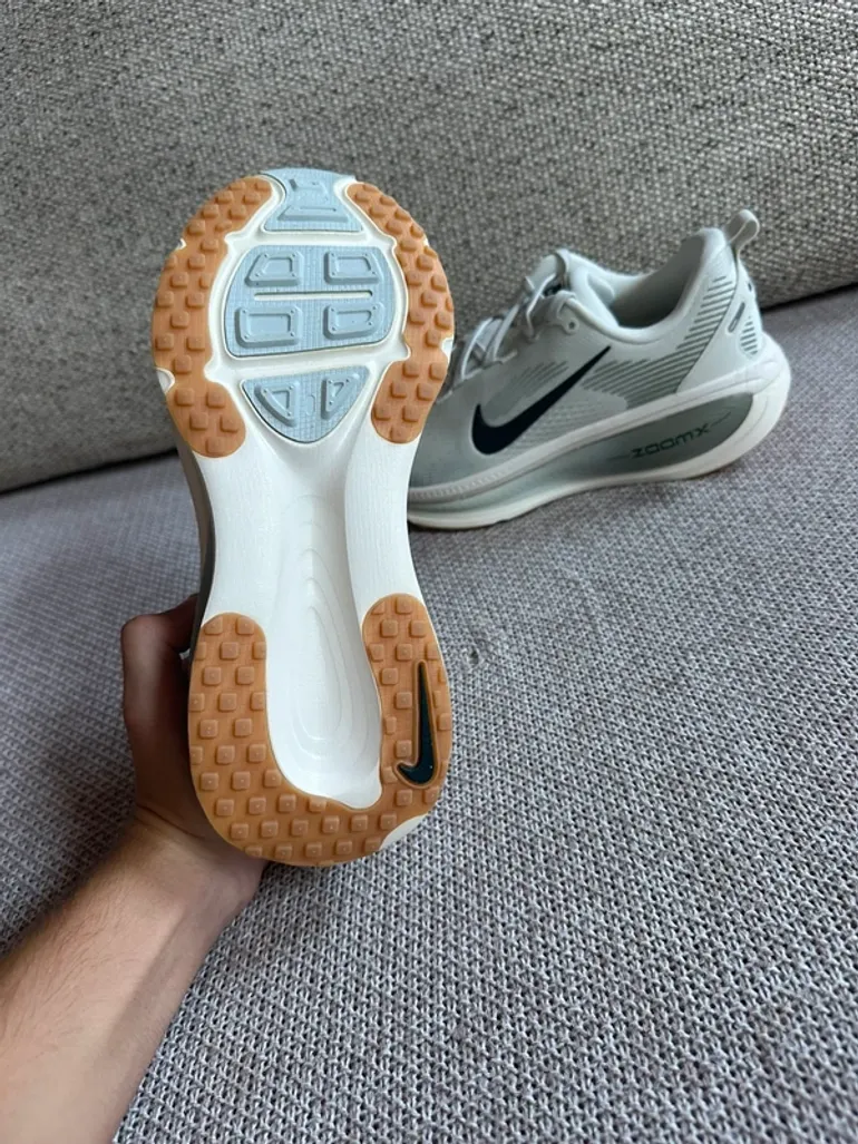 Nike Vomero 18 bike usato — immagine 5 di 7