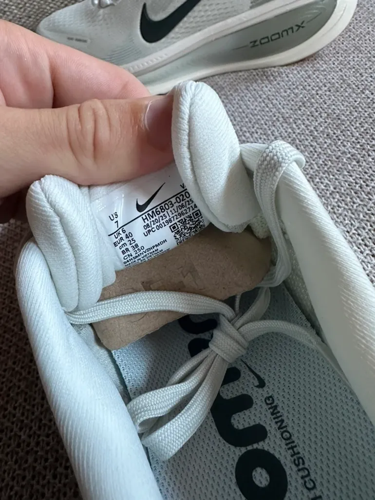 Nike Vomero 18 bike usato — immagine 6 di 7