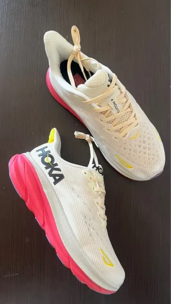 Used Lightweight Clifton 9 Running Shoes
