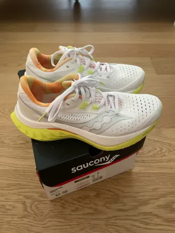 Używany Saucony Endorphin Speed 4 Running Shoes