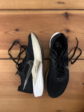Nike Vaporfly 3 Running Shoes usato