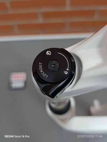 Used RockShox 30 Silver TK 2021 bike — image 9 of 11