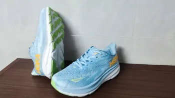 Used Hoka Clifton 9 bike — image 5 of 8