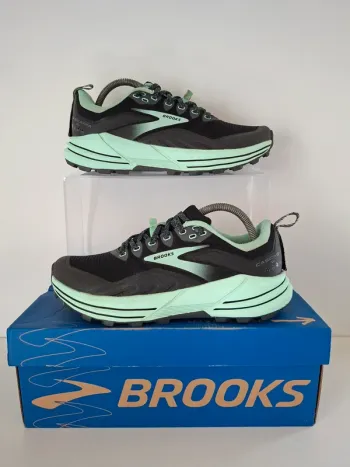Used Brooks Cascadia 16 Running Shoes