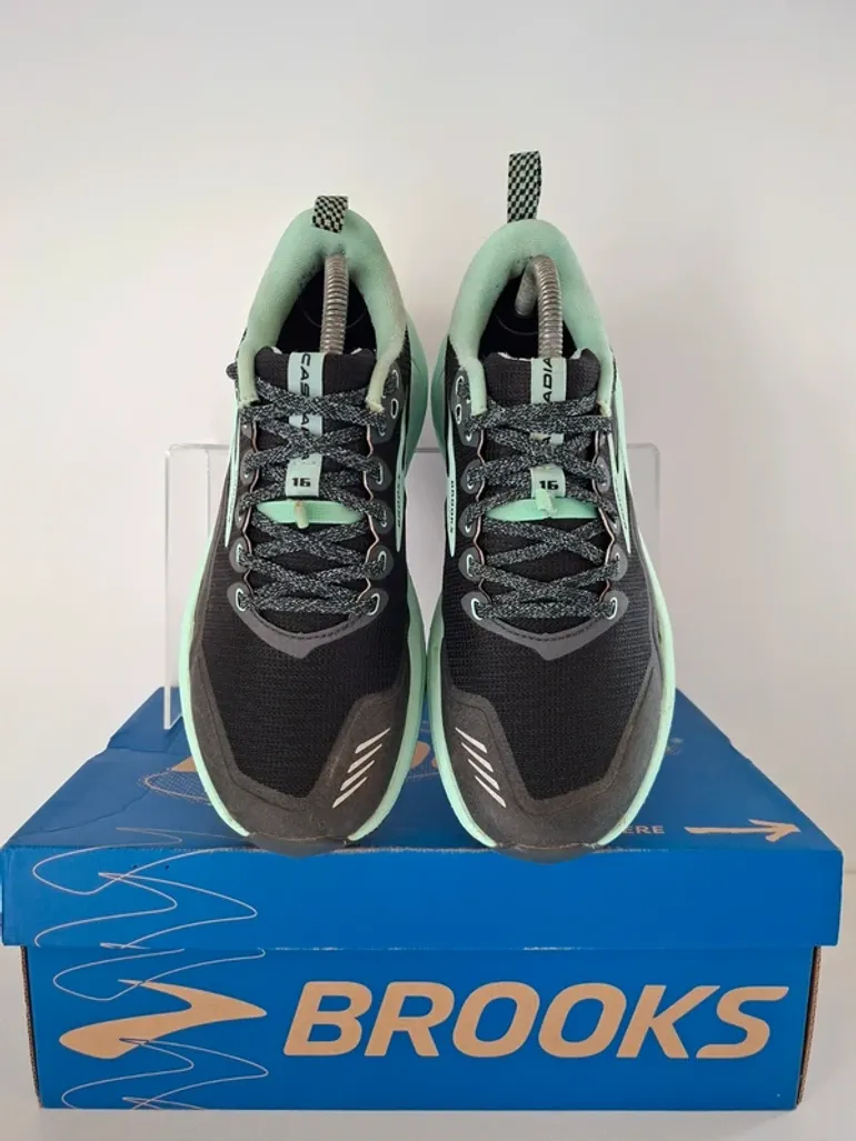 Used Brooks Cascadia 16 bike — image 8 of 13