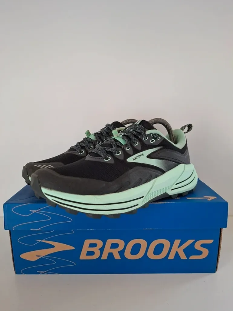 Used Brooks Cascadia 16 bike — image 5 of 13