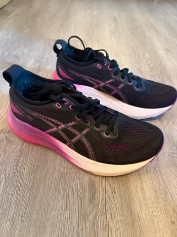 Tweedehands Asics Gel Kayano bike — afbeelding 2 van 3