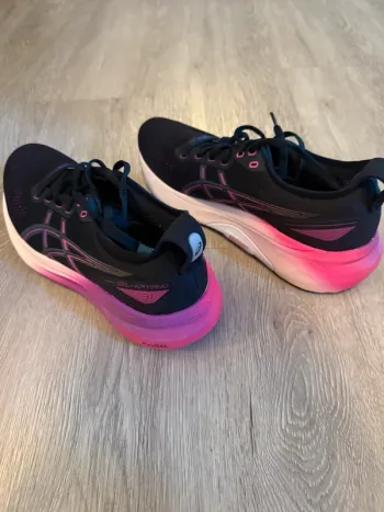 Tweedehands Asics Gel Kayano bike — afbeelding 3 van 3