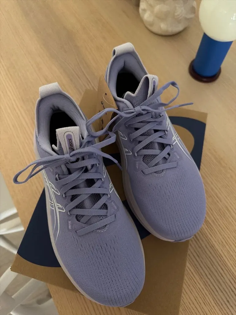 Asics Nimbus 28 bike de segunda mano — imagen 2 de 9