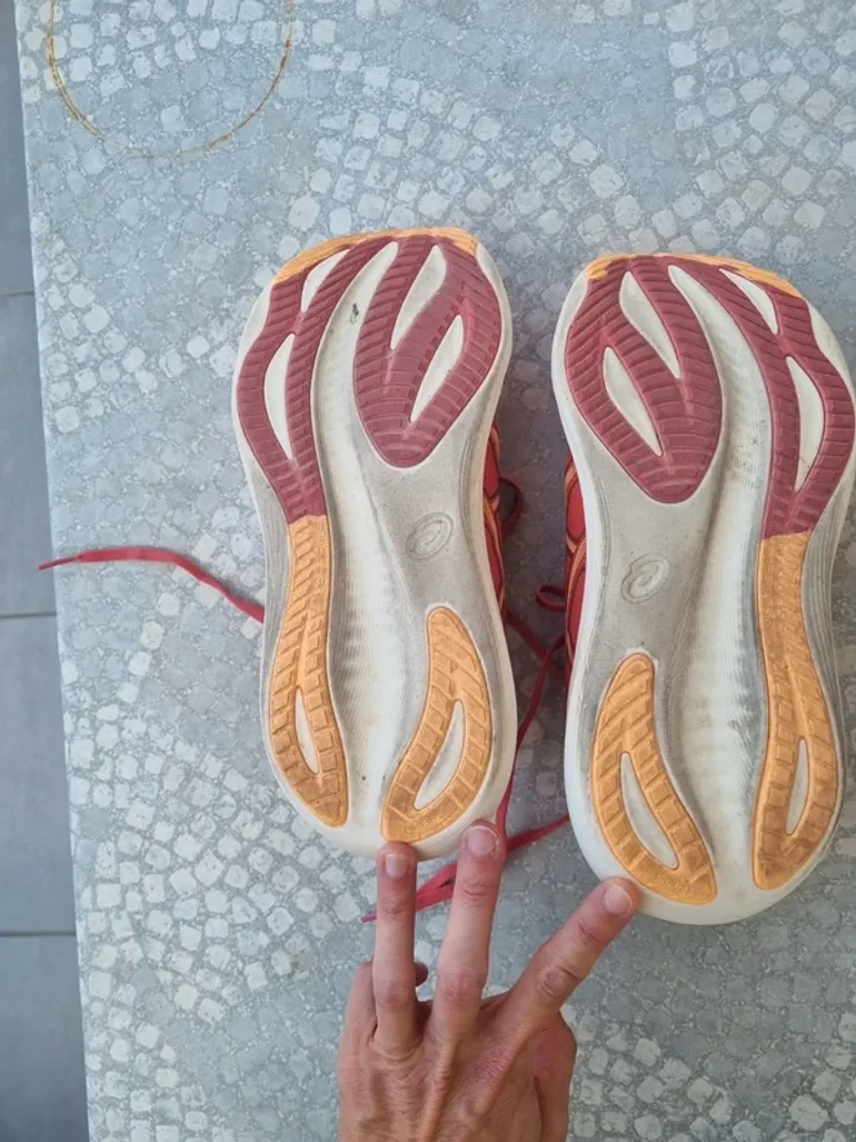 Used Asics Gel Nimbus 27 bike — image 3 of 4