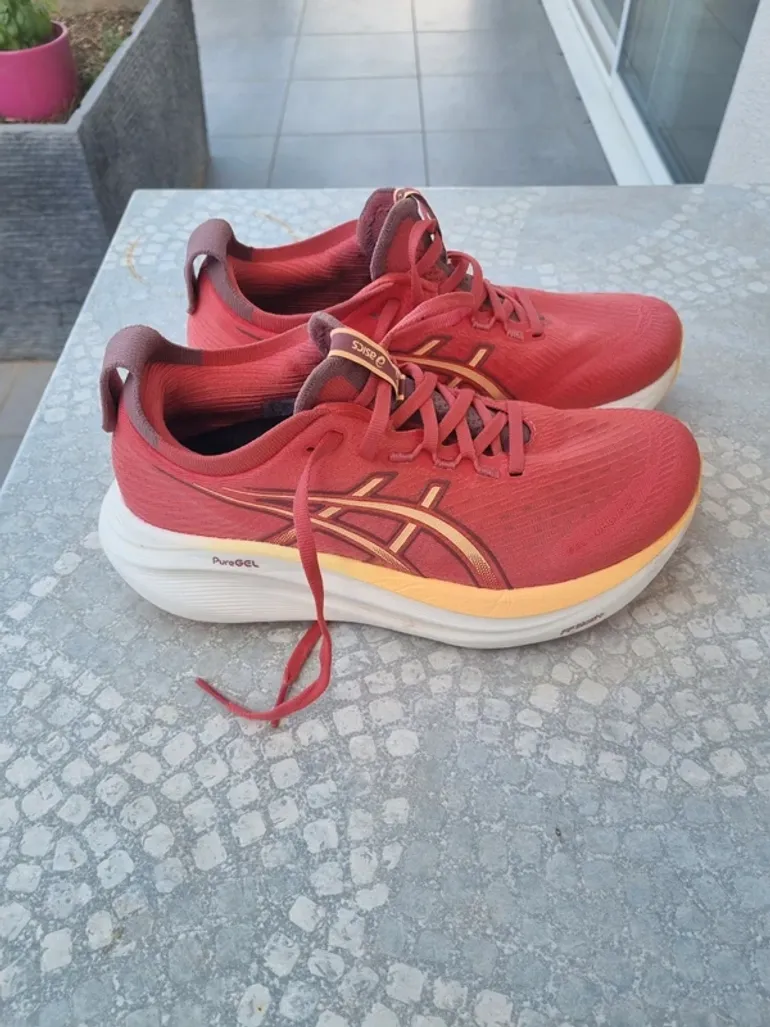 Used Asics Gel Nimbus 27 bike — image 2 of 4