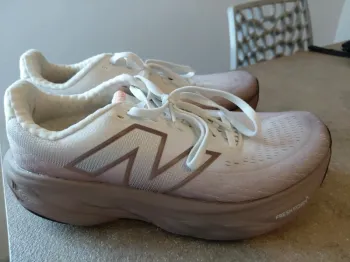 Tweedehands New Balance 1080 v14 bike — afbeelding 4 van 8