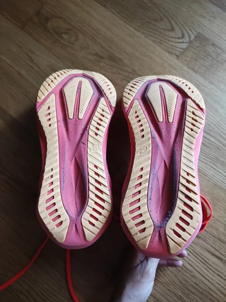 Used Asics Novablast 5 bike — image 11 of 12