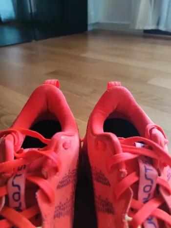 Used Asics Novablast 5 bike — image 8 of 12