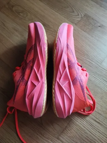 Used Asics Novablast 5 bike — image 10 of 12