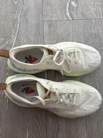 Gebrauchtes Nike Invincible Run 3 bike — Bild 2 von 2