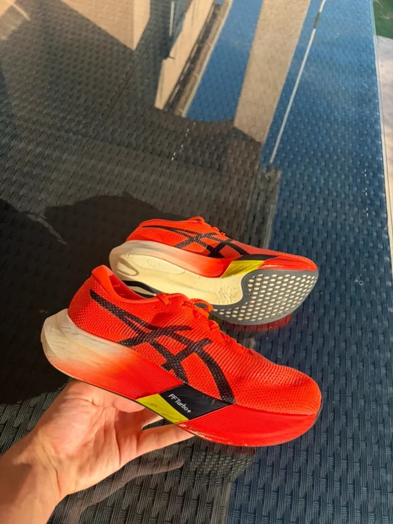 Gebrauchtes Asics Metaspeed Edge bike — Bild 2 von 6
