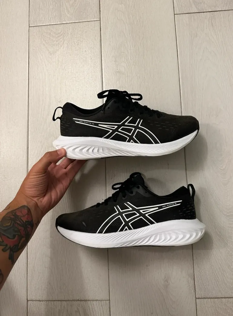 Używany Asics Gel Excite 10 bike — zdjęcie 2 z 8