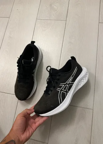 Używany Asics Gel Excite 10 bike — zdjęcie 3 z 8