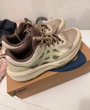Brugt Asics Gel Somonna 8 Running Shoes