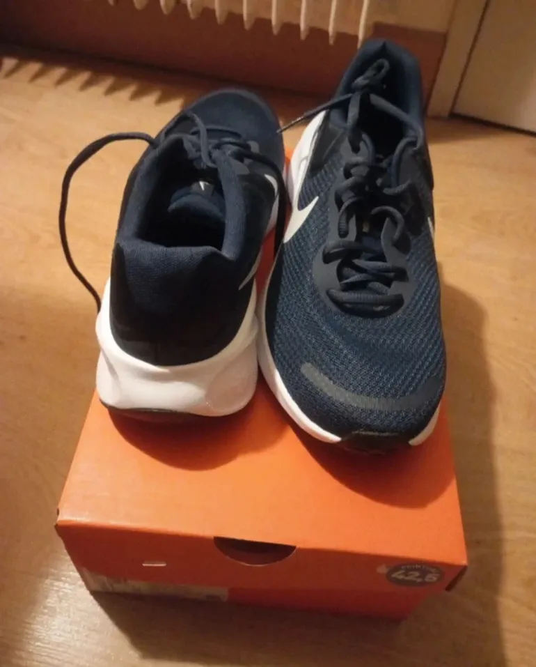 Used Nike Revolution 7 bike — image 11 of 18
