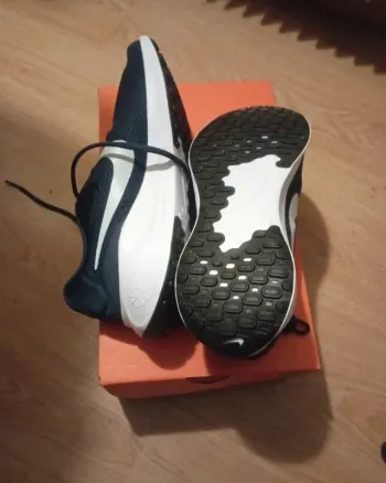 Used Nike Revolution 7 bike — image 12 of 18