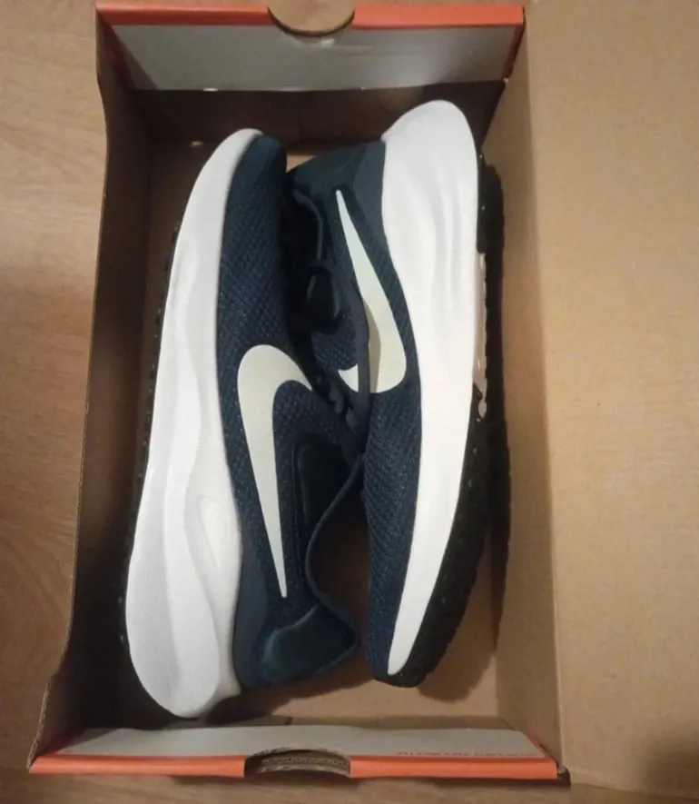 Used Nike Revolution 7 bike — image 10 of 18