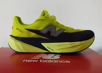 Used New Balance Fuelcell Rebel V5 bike — image 2 of 5