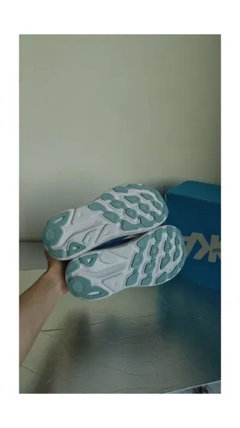 Gebrauchtes Hoka Shoes Size 42 bike — Bild 4 von 6