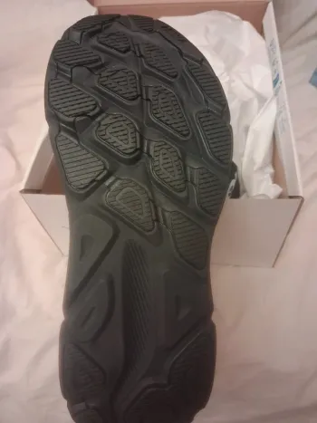 Used Hoka Clifton 9 Gore-Tex bike — image 4 of 6
