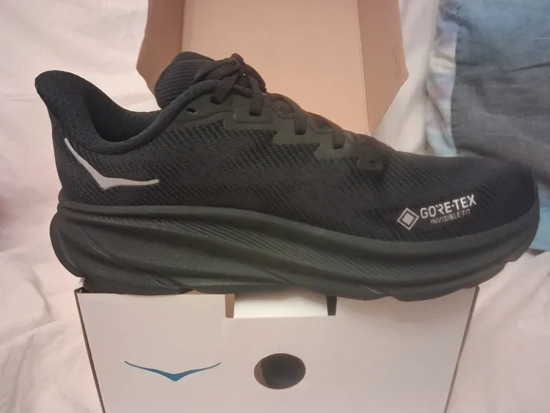 Used Hoka Clifton 9 Gore-Tex bike — image 3 of 6