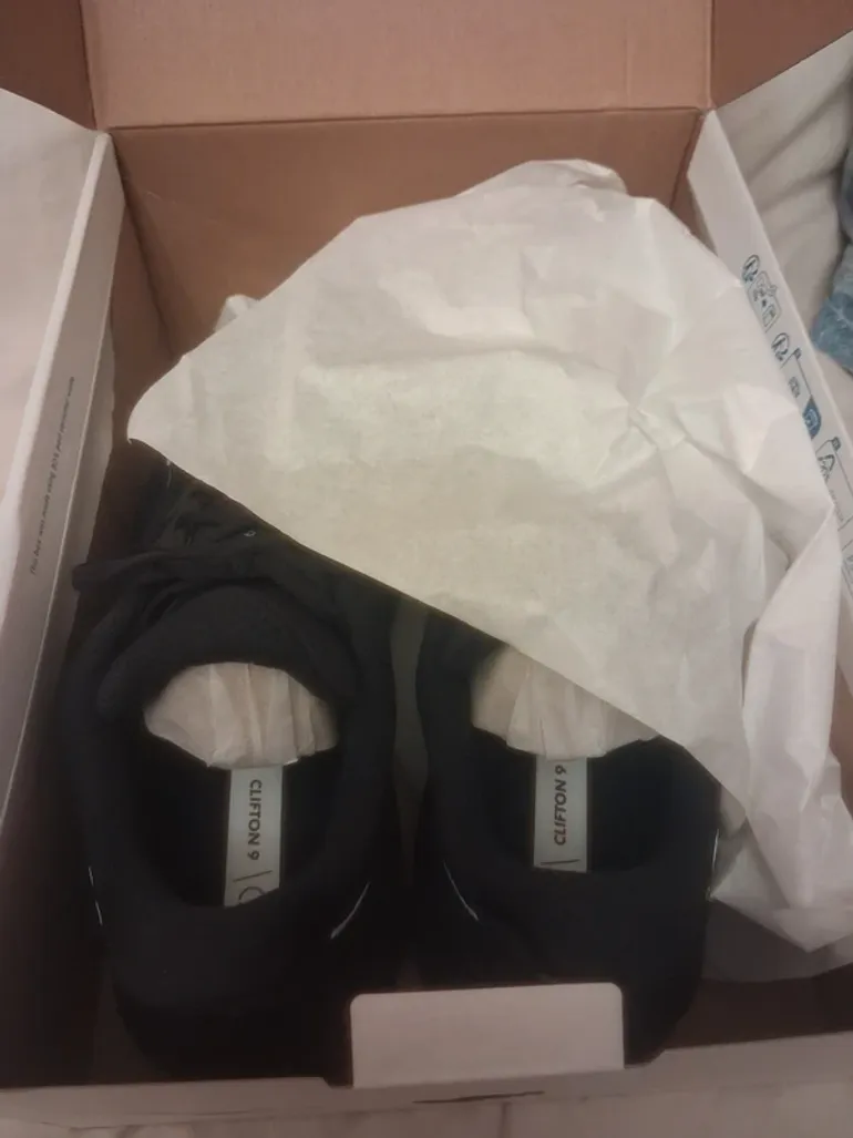 Used Hoka Clifton 9 Gore-Tex bike — image 6 of 6