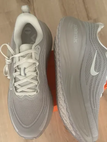 Tweedehands Ideal Nike Vomero Plus bike — afbeelding 2 van 7