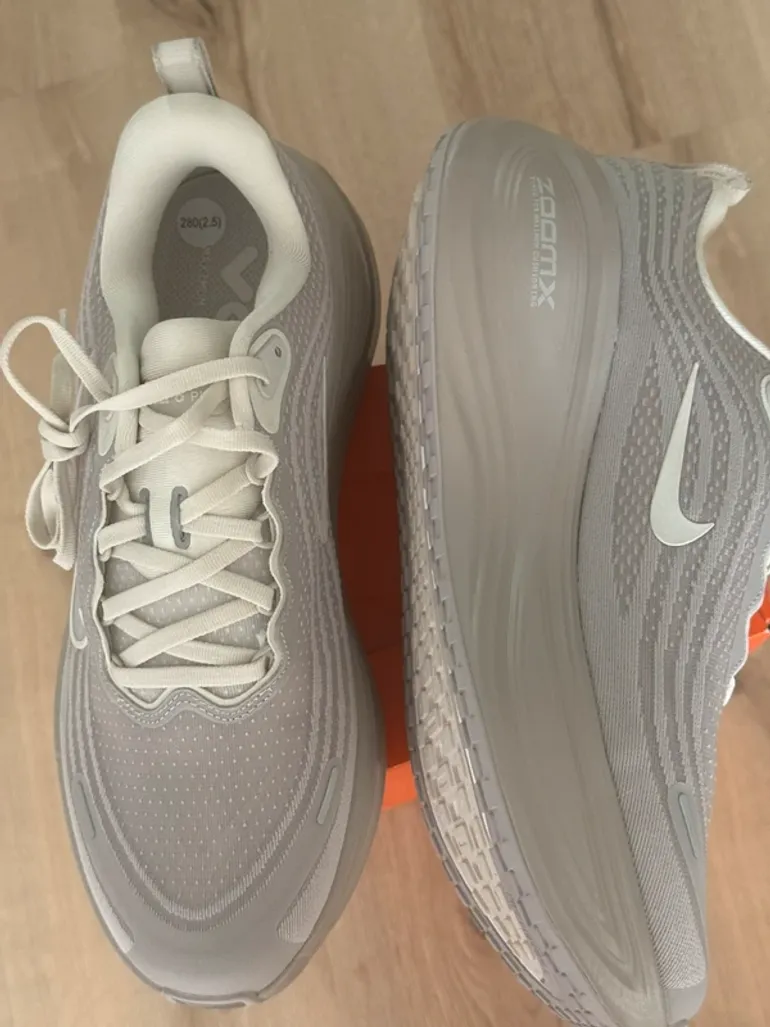 Tweedehands Ideal Nike Vomero Plus bike — afbeelding 2 van 7