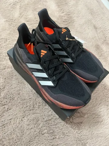 Brugt Adidas Ultraboost Running Shoes