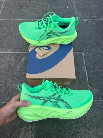 Brugt Asics Novablast 5 Running Shoes