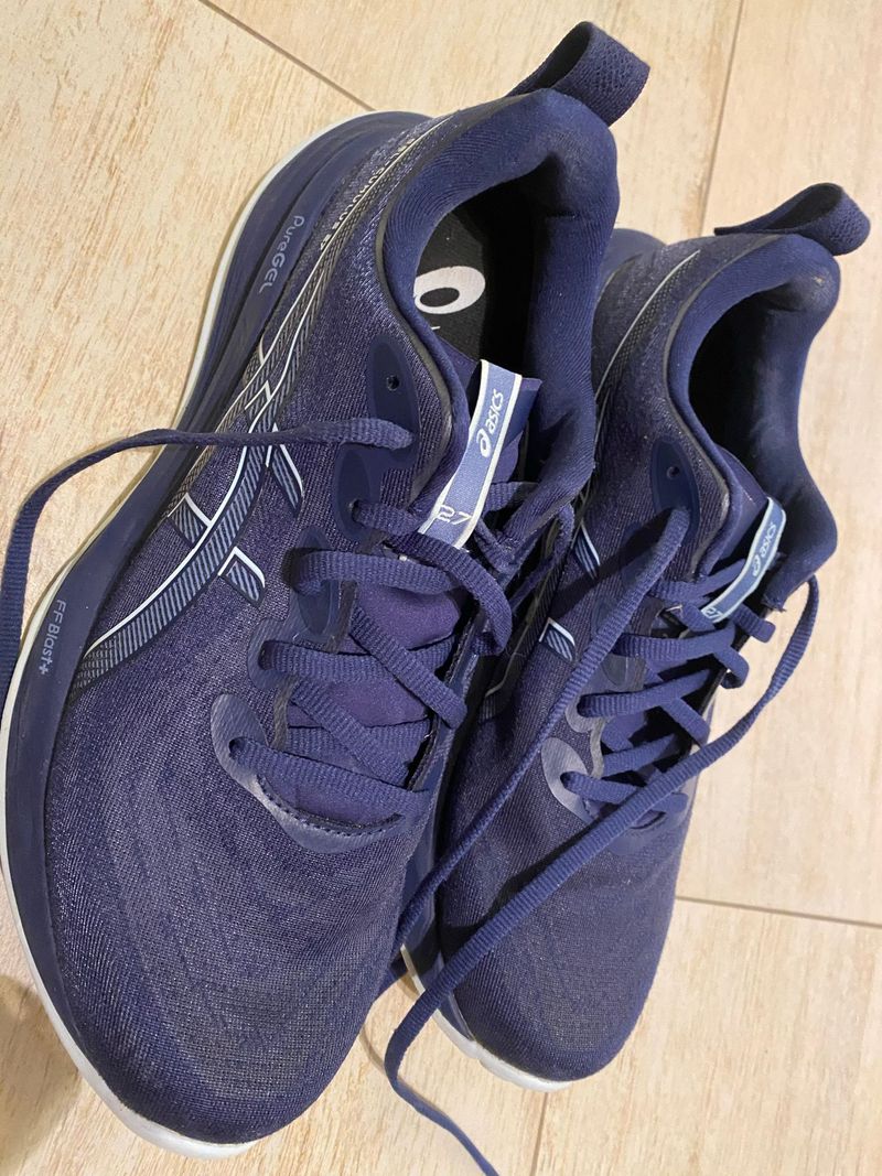 Used Asics Gel Cumulus 27 2025 Running Shoes