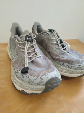 Hoka Speedgoat 6 Running Shoes usato