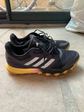 Brugt Adidas Hockey Shoes bike — billede 3 af 7