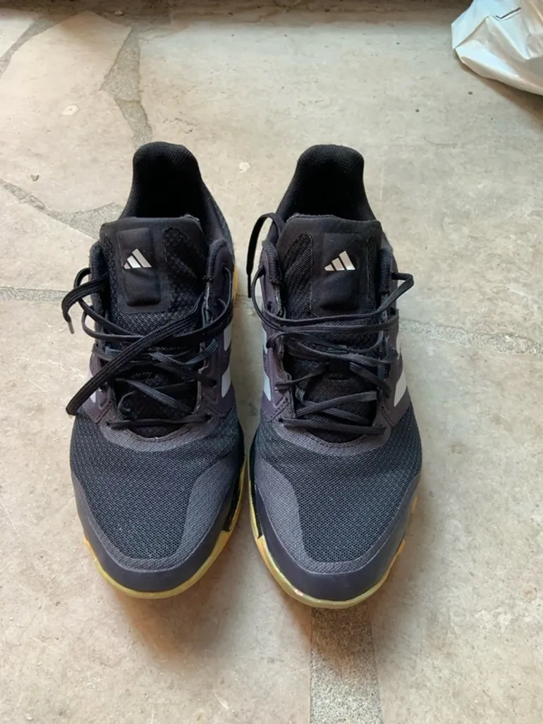 Brugt Adidas Hockey Shoes bike — billede 2 af 7