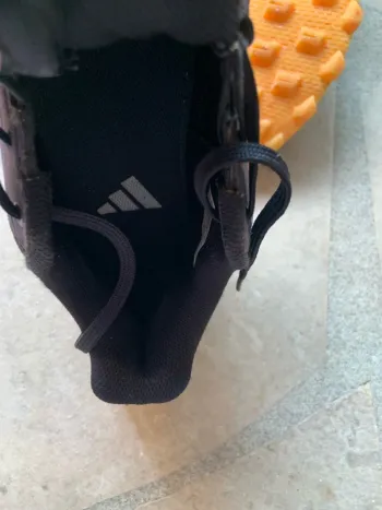 Brugt Adidas Hockey Shoes bike — billede 6 af 7