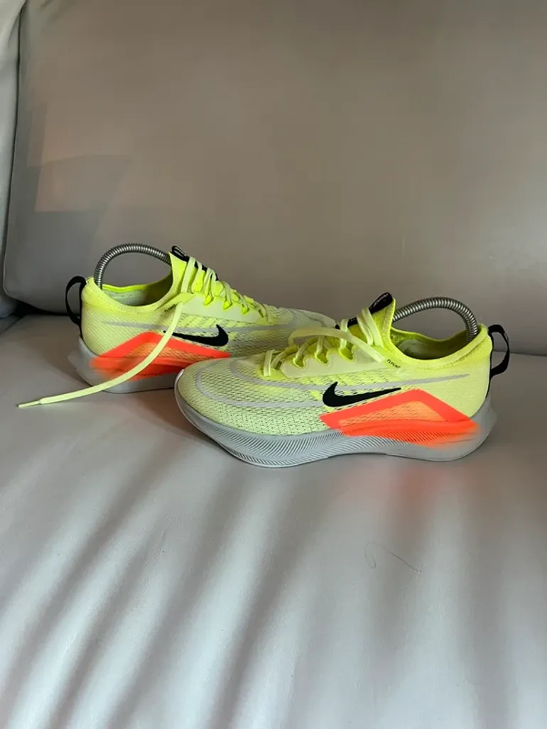 Nike Zoom Fly 4 bike usato — immagine 3 di 6