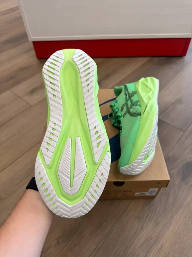 Brugt Asics Novablast 5 bike — billede 3 af 5